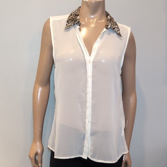 3/$20 Vero Moda Sheer Sleeveless Blouse Buttoned White Leopard Collar Size Large - Picture 2 of 9